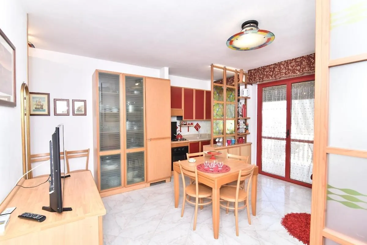 Vista Mare Red Corallo Elegance ألغيرو